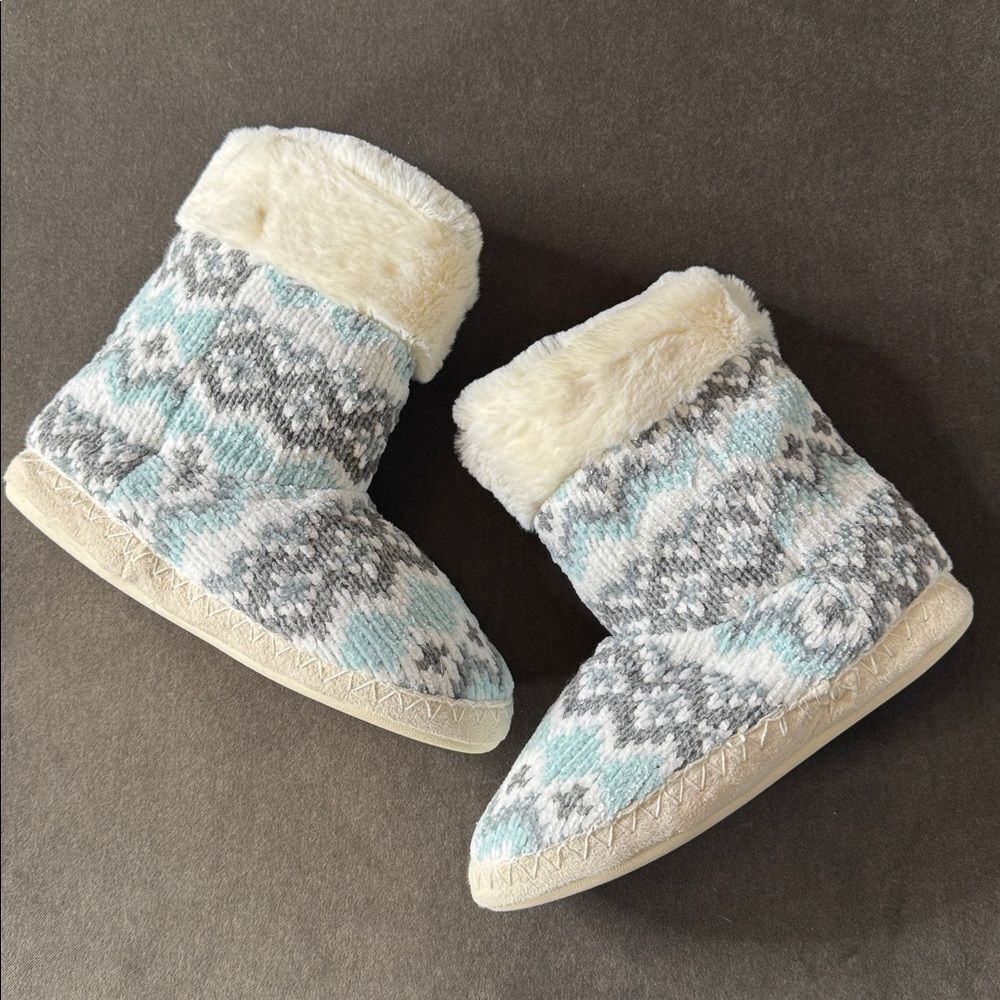 Women’s Wayland Square Quilted Slipper Boots Faux Fur Lining Size S 7-8 NEW